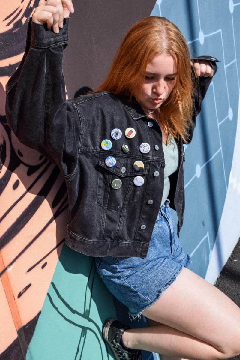 Modeling Picture with visible Foxi buttons